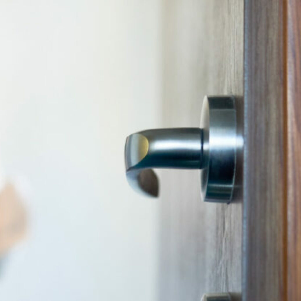 electric-strikes-for-doors-100